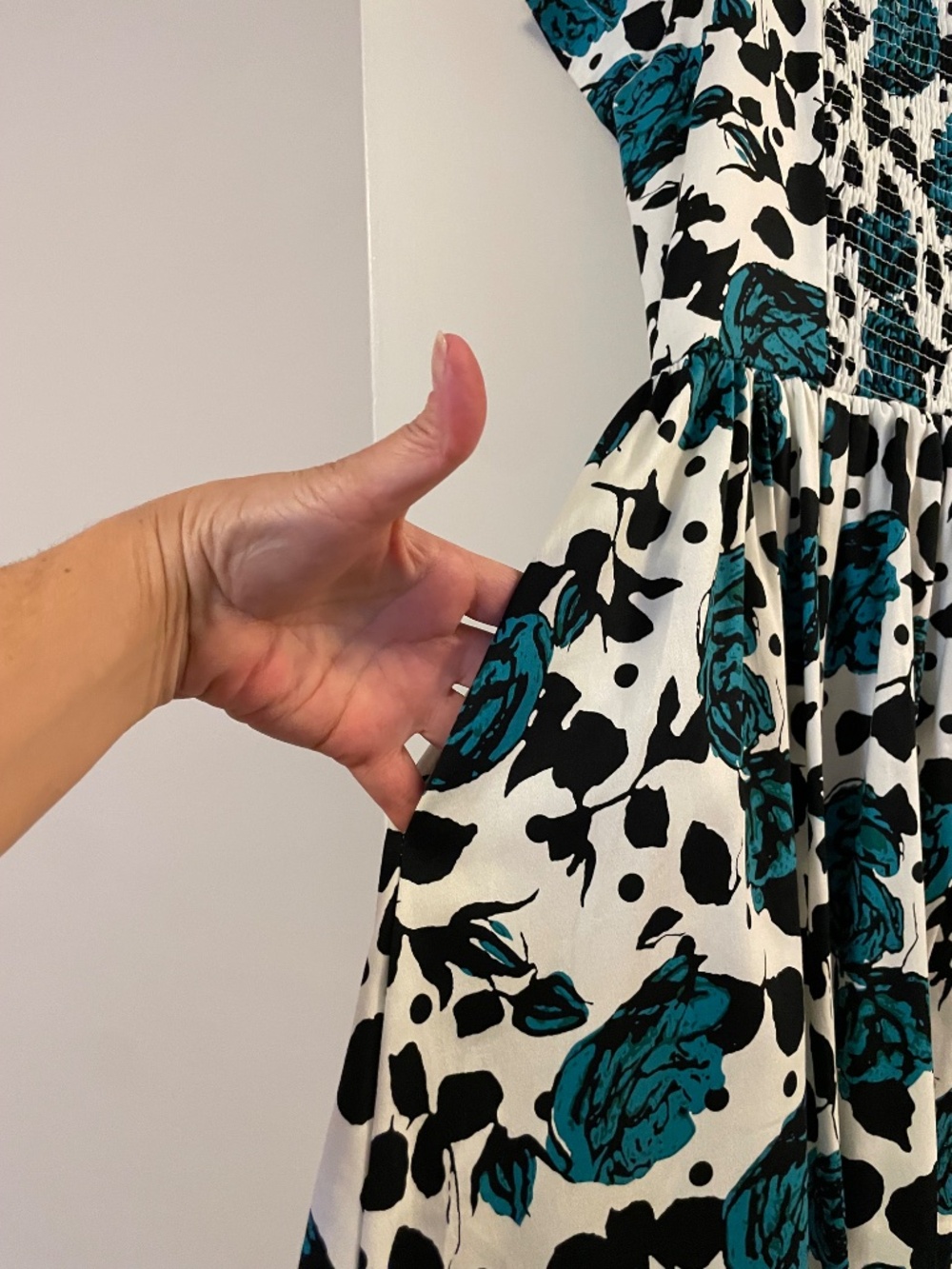 NWT Unique Vintage White & Turquoise Rose Cap Sleeve Valencia Swing Dress - 2X - Picture 9 of 12